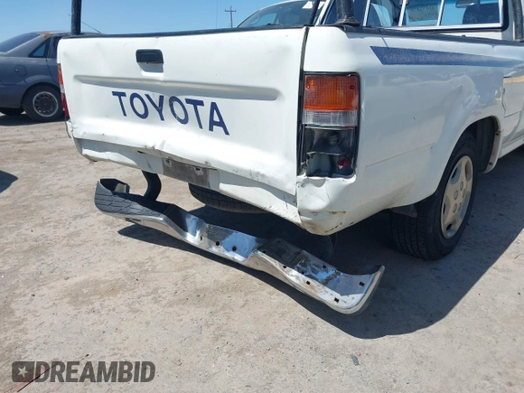 1993 Toyota Pickup DLX with VIN JT4RN93P4P5086920, listed as a IAAI auction lot 42033875 with 329,248 mi miles and . Bid and sale history available at DreamBid. Image 12.