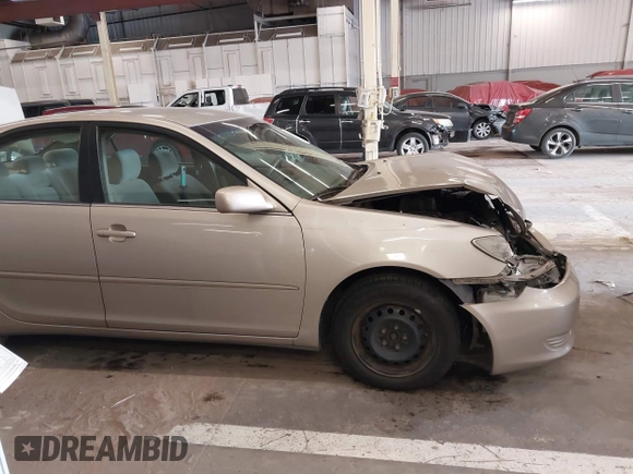 2006 Toyota Camry STD z VIN 4T1BE32K66U659112, wystawiony jako IAAI lot #42083932 z przebiegiem 217 645 mil mil oraz . Historia ofert i sprzedaży dostępna na DreamBid. Obrazek 13.