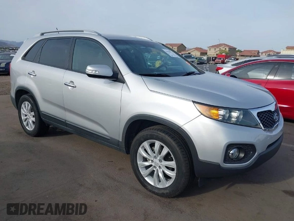 2011 Kia Sorento EX with VIN 5XYKU3A12BG076595, listed as a IAAI auction lot 41920914 with 190,751 mi miles. Bid and sale history available at carsss.com. Image 1.