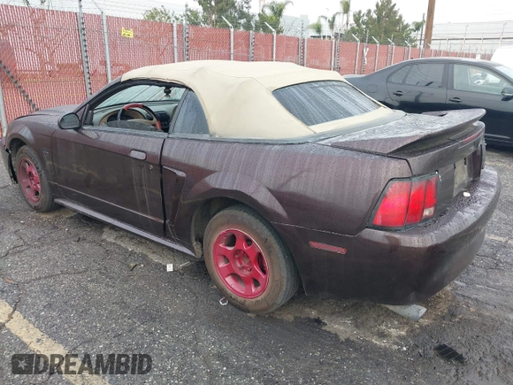 2000 Ford Mustang with VIN 1FAFP4447YF178173, listed as a IAAI auction lot 41506204 with 157,370 mi miles. Bid and sale history available at carsss.com. Image 3.