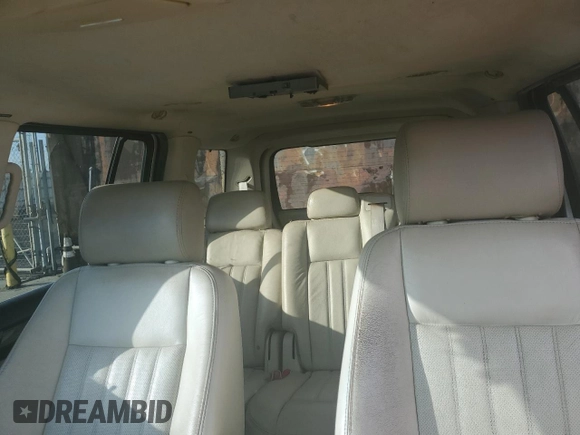 2003 Lincoln Aviator Luxury z VIN 5LMEU68H83ZJ48591, wystawiony jako Copart lot #77802584 z przebiegiem 152 609 mil mil oraz Szkoda całkowita • Salvage title. Historia ofert i sprzedaży dostępna na DreamBid. Obrazek 10.