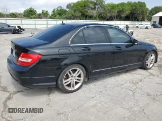 2014 Mercedes-Benz C 250 Sport z VIN WDDGF4HB9EA934191, wystawiony jako Copart lot #56050175 z przebiegiem 186 887 mil mil oraz Szkoda całkowita • Salvage title. Historia ofert i sprzedaży dostępna na DreamBid. Obrazek 3.