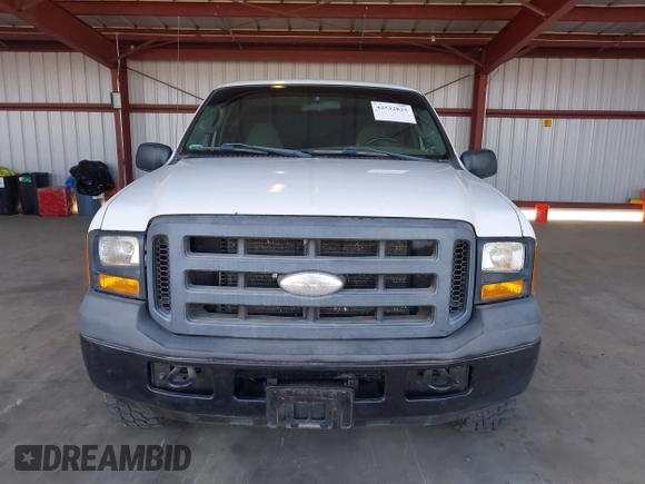 2006 Ford F-250 XL z VIN 1FTSX21P66ED70750, wystawiony jako IAAI lot #42532825 z przebiegiem 221 630 mil mil oraz . Historia ofert i sprzedaży dostępna na DreamBid. Obrazek 12.