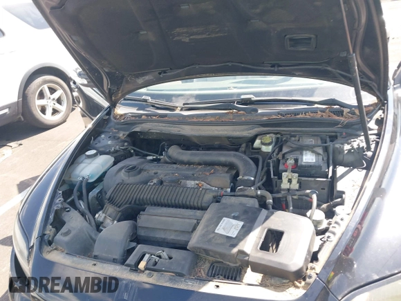 2010 Volvo C70 z VIN YV1672MC3AJ092362, wystawiony jako IAAI lot #42536725 z przebiegiem 79 474 mil mil oraz . Historia ofert i sprzedaży dostępna na DreamBid. Obrazek 10.
