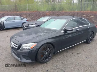 2019 Mercedes-Benz C 300 с VIN 55SWF8DB5KU307749, выставлен на аукционе IAAI как лот 42198723 с пробегом 93 370 миль миль и . История ставок и продаж доступна на DreamBid. Изображение 17.