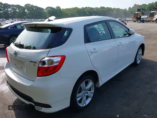 2013 Toyota Matrix S z VIN 2T1KE4EEXDC050213, wystawiony jako IAAI lot #42142649 z przebiegiem 170 980 mil mil oraz . Historia ofert i sprzedaży dostępna na DreamBid. Obrazek 4.