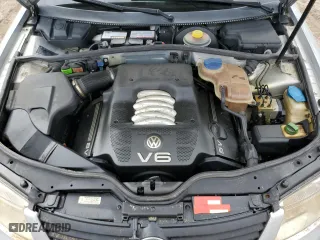 1999 Volkswagen Passat GL with VIN WVWMD63B1XE216281, listed as a Copart auction lot 75200694 with 0 mi miles and Non Repairable. Bid and sale history available at carsss.com. Image 11.