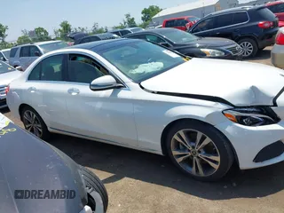 2018 Mercedes-Benz C 300 z VIN WDDWF4JB1JR420773, wystawiony jako IAAI lot #42381686 z przebiegiem Nie podano mil oraz . Historia ofert i sprzedaży dostępna na DreamBid. Obrazek 13.