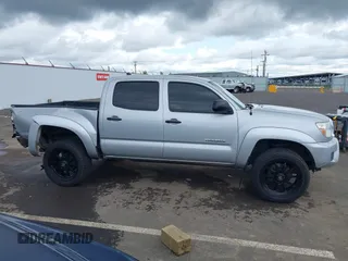 2012 Toyota Tacoma PreRunner z VIN 3TMJU4GN5CM131976, wystawiony jako IAAI lot #42213150 z przebiegiem 134 649 mil mil oraz . Historia ofert i sprzedaży dostępna na DreamBid. Obrazek 13.