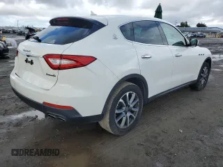 2017 Maserati Levante with VIN ZN661XUAXHX250088, listed as a Copart auction lot 40583294 with 26,317 mi miles. Bid and sale history available at carsss.com. Image 3.