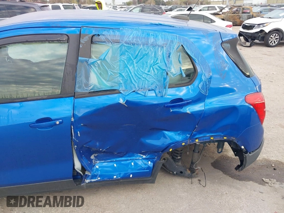 2015 Chevrolet Trax LS with VIN KL7CJKSB8FB179600, listed as a IAAI auction lot 41139637 with 62,814 mi miles. Bid and sale history available at carsss.com. Image 6.
