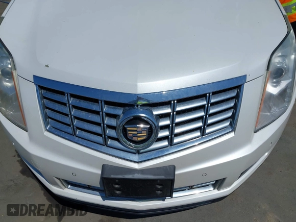 2014 Cadillac SRX Luxury Collection with VIN 3GYFNBE31ES579925, listed as a IAAI auction lot 42180870 with 177,678 mi miles. Bid and sale history available at carsss.com. Image 6.