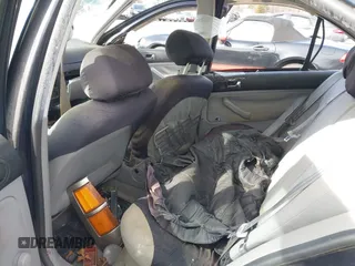 2000 Volkswagen Jetta GL z VIN 3VWRA29M2YM113489, wystawiony jako IAAI lot #41611184 z przebiegiem 210 865 mil mil oraz . Historia ofert i sprzedaży dostępna na DreamBid. Obrazek 8.