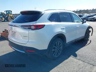 2020 Mazda CX-9 Signature with VIN JM3TCBEY3L0418322, listed as a IAAI auction lot 41723991 with 57,325 mi miles and . Bid and sale history available at carsss.com. Image 4.