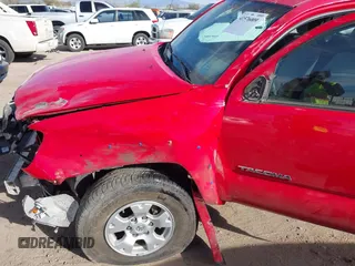 2008 Toyota Tacoma PreRunner with VIN 5TETU62NX8Z564585, listed as a IAAI auction lot 41576009 with 193,868 mi miles. Bid and sale history available at carsss.com. Image 18.