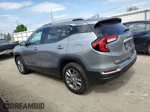 2024 GMC Terrain SLT z VIN 3GKALVEG5RL224500, wystawiony jako Copart lot #57138525 z przebiegiem 6 152 mil mil oraz Czysty tytuł • Clean title. Historia ofert i sprzedaży dostępna na DreamBid. Obrazek 2.
