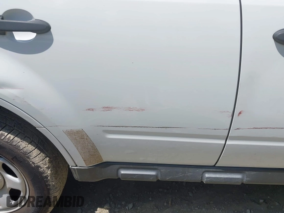 2008 Ford Escape XLS с VIN 1FMCU02Z18KD39486, выставлен на аукционе IAAI как лот 42311893 с пробегом 145 210 миль миль и . История ставок и продаж доступна на DreamBid. Изображение 12.