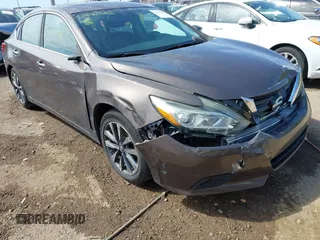 2016 Nissan Altima SR z VIN 1N4AL3AP8GC120975, wystawiony jako IAAI lot #42082008 z przebiegiem 136 523 mil mil oraz . Historia ofert i sprzedaży dostępna na DreamBid. Obrazek 6.