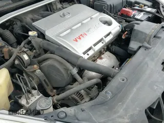 2002 Lexus ES 300 z VIN JTHBF30G325010998, wystawiony jako IAAI lot #43038584 z przebiegiem 152 350 mil mil oraz . Historia ofert i sprzedaży dostępna na DreamBid. Obrazek 12.