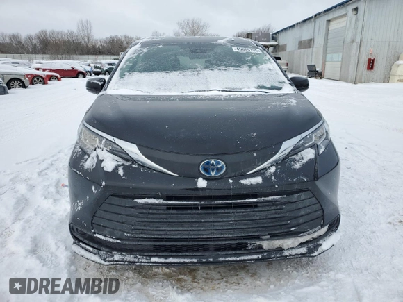 2021 Toyota Sienna LE with VIN 5TDKRKEC8MS049544, listed as a Copart auction lot 45875155 with 70,948 mi miles and Clean Title. Bid and sale history available at carsss.com. Image 5.
