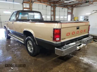 1990 Dodge Dakota with VIN 1B7GG26X9LS666745, listed as a Copart auction lot 44703175 with 121,682 mi miles and Salvage Title. Bid and sale history available at carsss.com. Image 2.