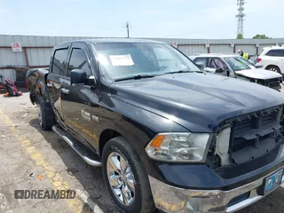 2016 Ram 1500 Big Horn z VIN 1C6RR6LT1GS183033, wystawiony jako IAAI lot #42265550 z przebiegiem 258 566 mil mil oraz . Historia ofert i sprzedaży dostępna na DreamBid. Obrazek 1.