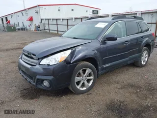 2013 Subaru Outback 2.5i Premium with VIN 4S4BRBGC6D3301186, listed as a IAAI auction lot 42014285 with 81,593 mi miles. Bid and sale history available at carsss.com. Image 17.