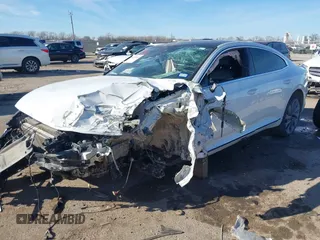 2020 Volkswagen Arteon SEL Premium R-Line с VIN WVWTR7AN3LE013290, выставлен на аукционе IAAI как лот 41351869 с пробегом Не указан миль и . История ставок и продаж доступна на DreamBid. Изображение 17.