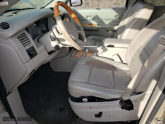 2008 Chrysler Aspen Limited with VIN 1A8HW58208F158389, listed as a Copart auction lot 48725035 with 186,550 mi miles and Salvage Title. Bid and sale history available at carsss.com. Image 7.