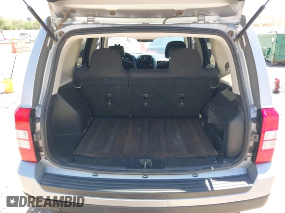 2016 Jeep Patriot High Altitude with VIN 1C4NJRFB3GD767635, listed as a IAAI auction lot 42285932 with 129,434 mi miles and . Bid and sale history available at DreamBid. Image 16.