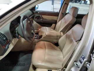 1995 Mercedes-Benz S 320 z VIN WDBGA33E0SA242786, wystawiony jako Copart lot #62931024 z przebiegiem 223 176 mil mil oraz Szkody całkowita. Historia ofert i sprzedaży dostępna na DreamBid. Obrazek 7.