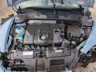 2013 Volkswagen Beetle 2.5L with VIN 3VW5X7AT4DM829494, listed as a Copart auction lot 47654065 with 34,987 mi miles and Salvage title. Bid and sale history available at DreamBid. Image 11.