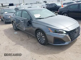 2024 Nissan Altima SV z VIN 1N4BL4DV8RN370955, wystawiony jako IAAI lot #42262236 z przebiegiem 36 559 mil mil oraz . Historia ofert i sprzedaży dostępna na DreamBid. Obrazek 1.