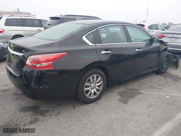 2013 Nissan Altima 2.5 S with VIN 1N4AL3AP0DC144795, listed as a IAAI auction lot 41846833 with 118,924 mi miles. Bid and sale history available at carsss.com. Image 4.