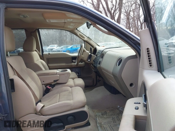 2005 Ford F-150 XLT with VIN 1FTPX14555FA52444, listed as a IAAI auction lot 41604545 with 209,297 mi miles. Bid and sale history available at carsss.com. Image 5.