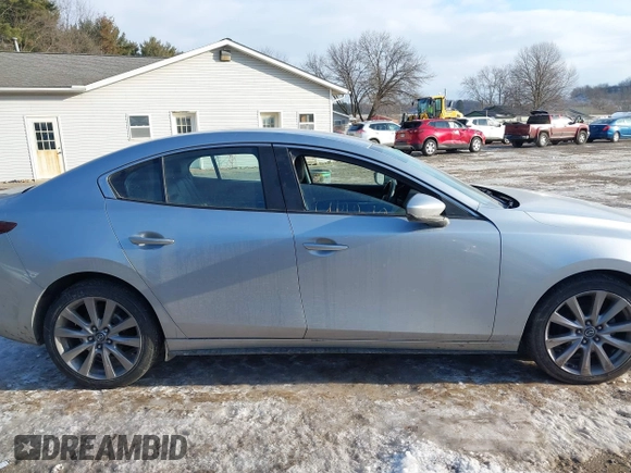 2019 Mazda 3 w/Select with VIN 3MZBPAAL4KM109139, listed as a IAAI auction lot 41421281 with 105,954 mi miles. Bid and sale history available at carsss.com. Image 13.