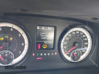 2017 Ram 1500 Express z VIN 3C6RR7KT1HG793157, wystawiony jako IAAI lot #41990661 z przebiegiem 92 038 mil mil oraz . Historia ofert i sprzedaży dostępna na DreamBid. Obrazek 7.