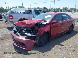 2017 Volkswagen Jetta S z VIN 3VW2B7AJ6HM232479, wystawiony jako IAAI lot #42579313 z przebiegiem 100 582 mil mil oraz . Historia ofert i sprzedaży dostępna na DreamBid. Obrazek 17.