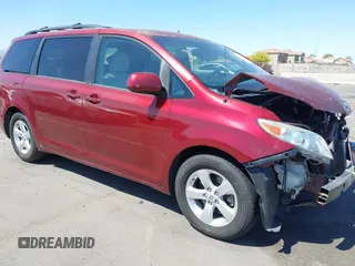2011 Toyota Sienna LE AAS with VIN 5TDKK3DC2BS118124, listed as a IAAI auction lot 42121524 with 270,284 mi miles. Bid and sale history available at carsss.com. Image 1.