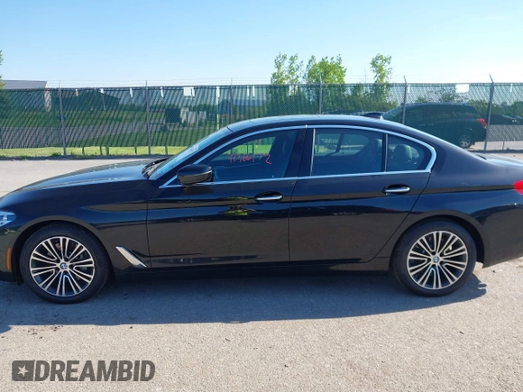 2018 BMW 5 Series 530i xDrive z VIN WBAJA7C53JG907770, wystawiony jako IAAI lot #42366172 z przebiegiem 60 979 mil mil oraz . Historia ofert i sprzedaży dostępna na DreamBid. Obrazek 15.