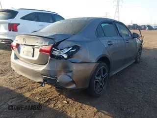 2019 Mercedes-Benz A 220 z VIN WDD3G4FB8KW006448, wystawiony jako IAAI lot #42000768 z przebiegiem 49 566 mil mil oraz . Historia ofert i sprzedaży dostępna na DreamBid. Obrazek 4.