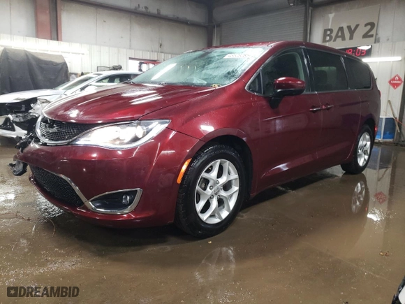 2017 Chrysler Pacifica Touring-L with VIN 2C4RC1BG5HR817237, listed as a Copart auction lot 46523085 with 131,978 mi miles and Salvage Title. Bid and sale history available at carsss.com. Image 1.