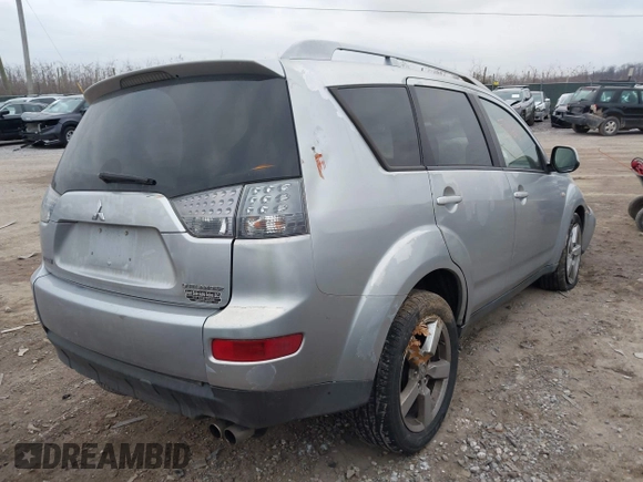 2007 Mitsubishi Outlander XLS with VIN JA4MT41X47U001032, listed as a IAAI auction lot 41185020 with 176,971 mi miles. Bid and sale history available at carsss.com. Image 4.