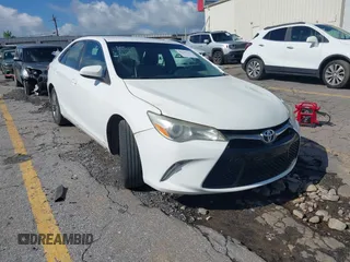 2015 Toyota Camry XLE z VIN 4T1BF1FK8FU930280, wystawiony jako IAAI lot #42289423 z przebiegiem 136 216 mil mil oraz . Historia ofert i sprzedaży dostępna na DreamBid. Obrazek 1.