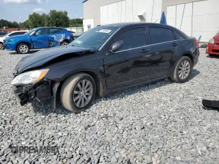 2014 Chrysler 200 Touring z VIN 1C3CCBBB9EN107481, wystawiony jako Copart lot #57303845 z przebiegiem 169 320 mil mil oraz Nie do naprawy • Non repairable. Historia ofert i sprzedaży dostępna na DreamBid. Obrazek 1.