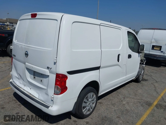 2018 Nissan NV200 S with VIN 3N6CM0KN8JK701483, listed as a IAAI auction lot 40394103 with 95,566 mi miles and . Bid and sale history available at DreamBid. Image 4.