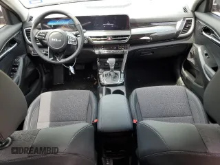 2024 Kia Seltos S z VIN KNDEU2AA9R7573853, wystawiony jako Copart lot #55622655 z przebiegiem 6 163 mil mil oraz Szkoda całkowita • Salvage title. Historia ofert i sprzedaży dostępna na DreamBid. Obrazek 8.
