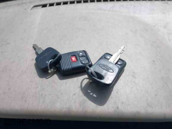 2003 Ford Escape XLS Popular with VIN 1FMYU02153KB46301, listed as a IAAI auction lot 41793418 with 188,184 mi miles and . Bid and sale history available at DreamBid. Image 11.