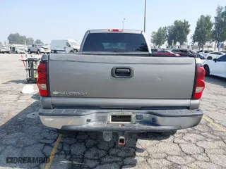 2007 Chevrolet Silverado 2500HD Classic LT3 with VIN 1GCHK23D07F175475, listed as a IAAI auction lot 40584772 with 253,562 mi miles. Bid and sale history available at carsss.com. Image 16.