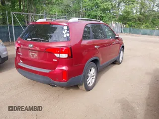 2015 Kia Sorento LX with VIN 5XYKT3A66FG569118, listed as a IAAI auction lot 42156534 with 147,257 mi miles. Bid and sale history available at carsss.com. Image 4.